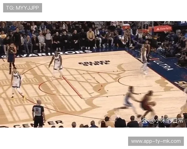 国王队四将齐发力各砍20分以上团队篮球理念展现极致配合 国王队四将齐发力各砍20分以上团队篮球理念展现极致配合