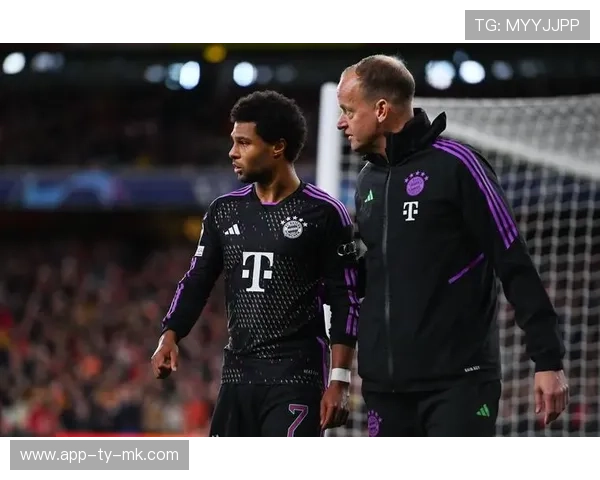 格纳布里接比朔夫妙传破门,为拜仁首开纪录 格纳布里接比朔夫妙传破门,为拜仁首开纪录