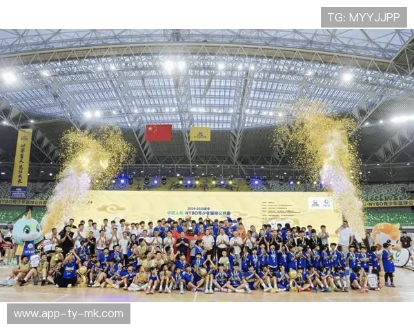 青少年球员交换队服徽章,文化交流成赛场亮点 青少年球员交换队服徽章,文化交流成赛场亮点